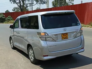 Toyota Vellfire 2010 Silver