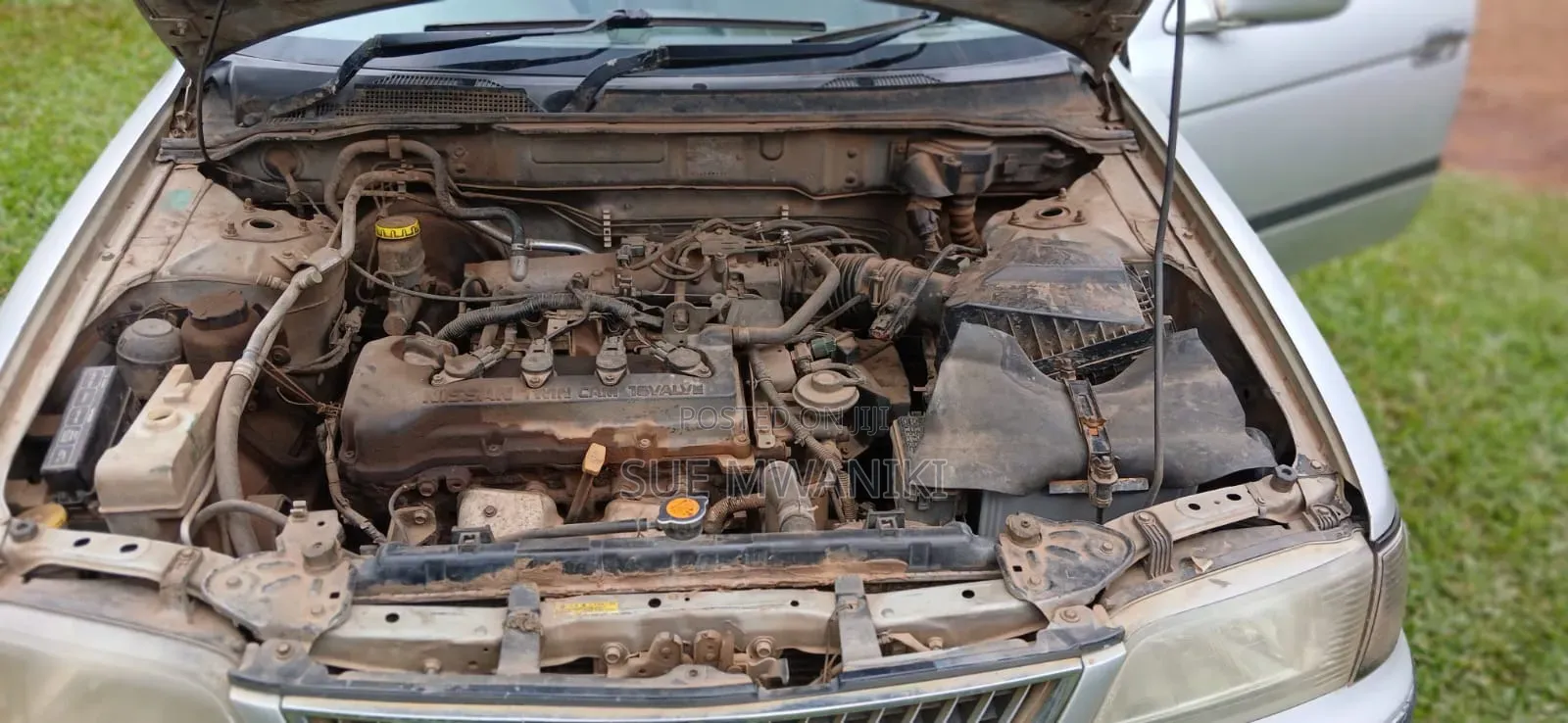 Nissan Sunny 2000 Silver