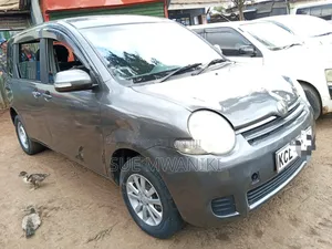 Toyota Sienta 2008 Gray