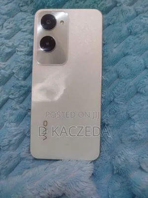 Vivo Y18 128 GB Blue