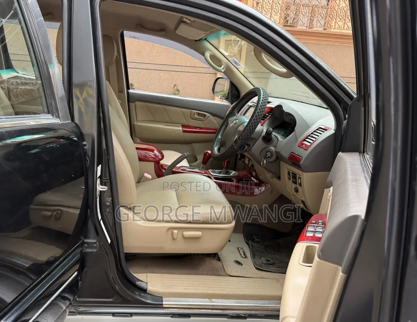 Toyota Hilux 2012 Black