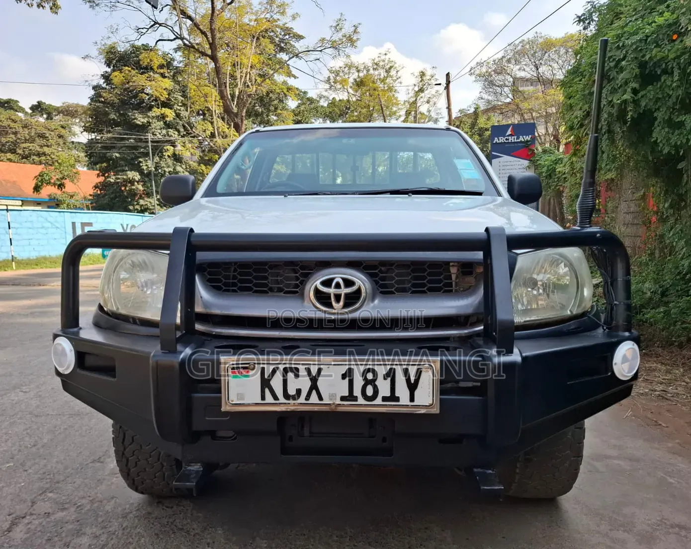 Toyota Hilux 2009 White