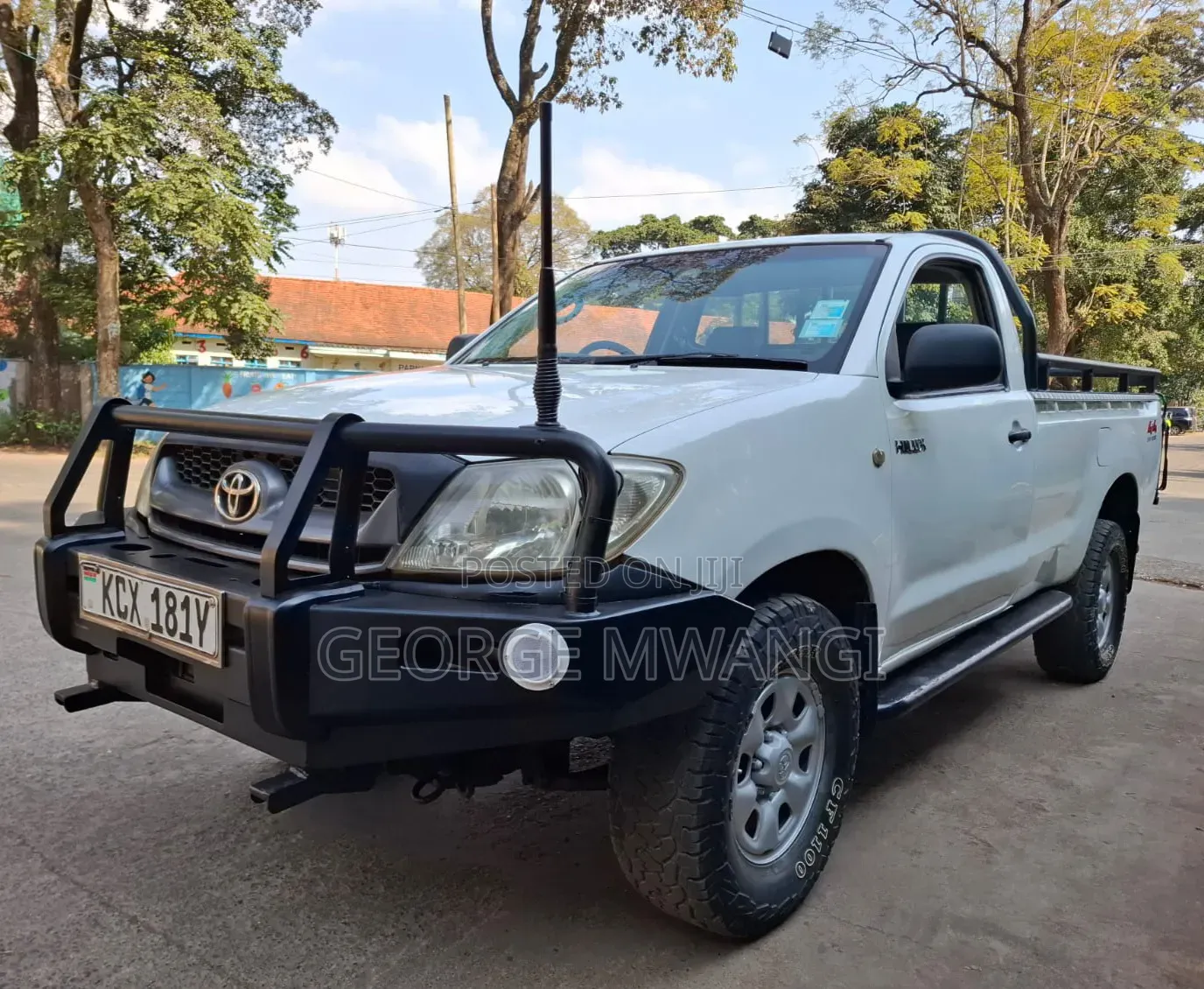 Toyota Hilux 2009 White