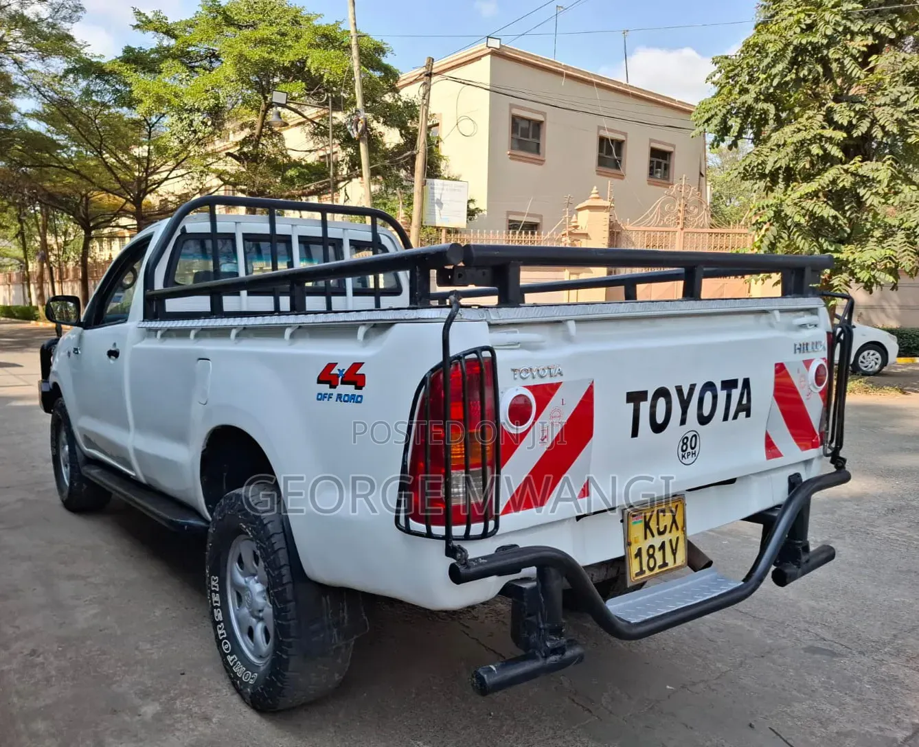 Toyota Hilux 2009 White