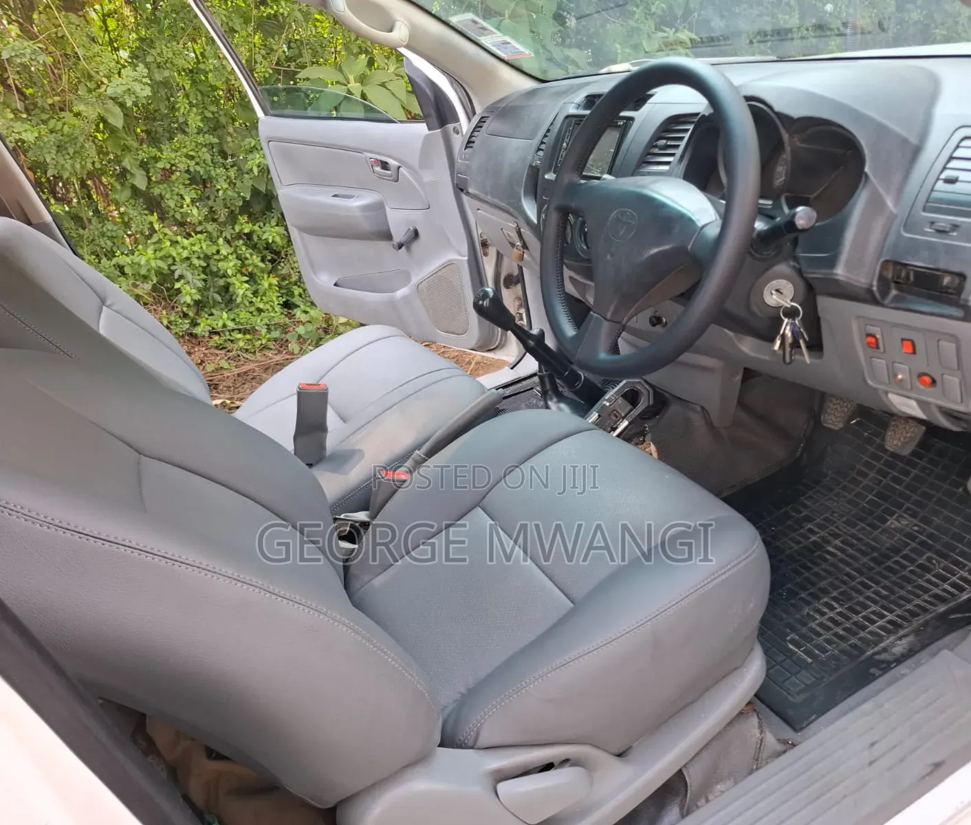 Toyota Hilux 2009 White
