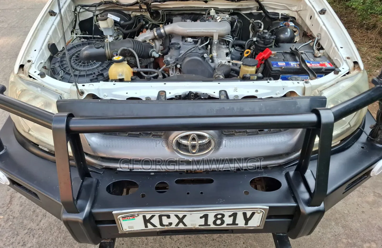 Toyota Hilux 2009 White