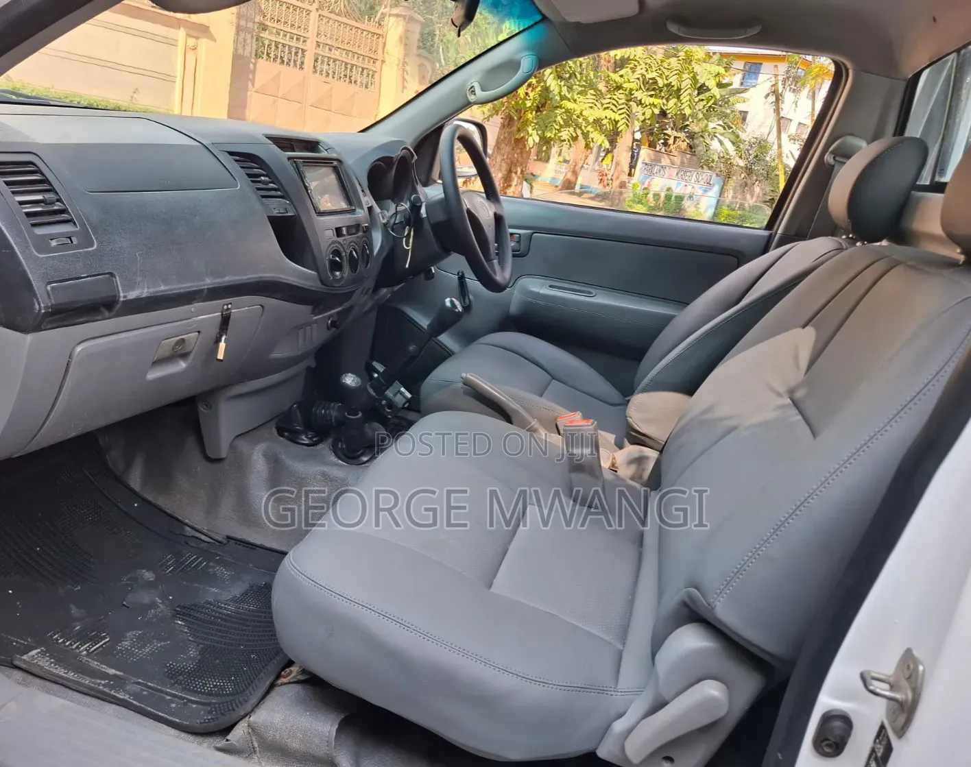 Toyota Hilux 2009 White