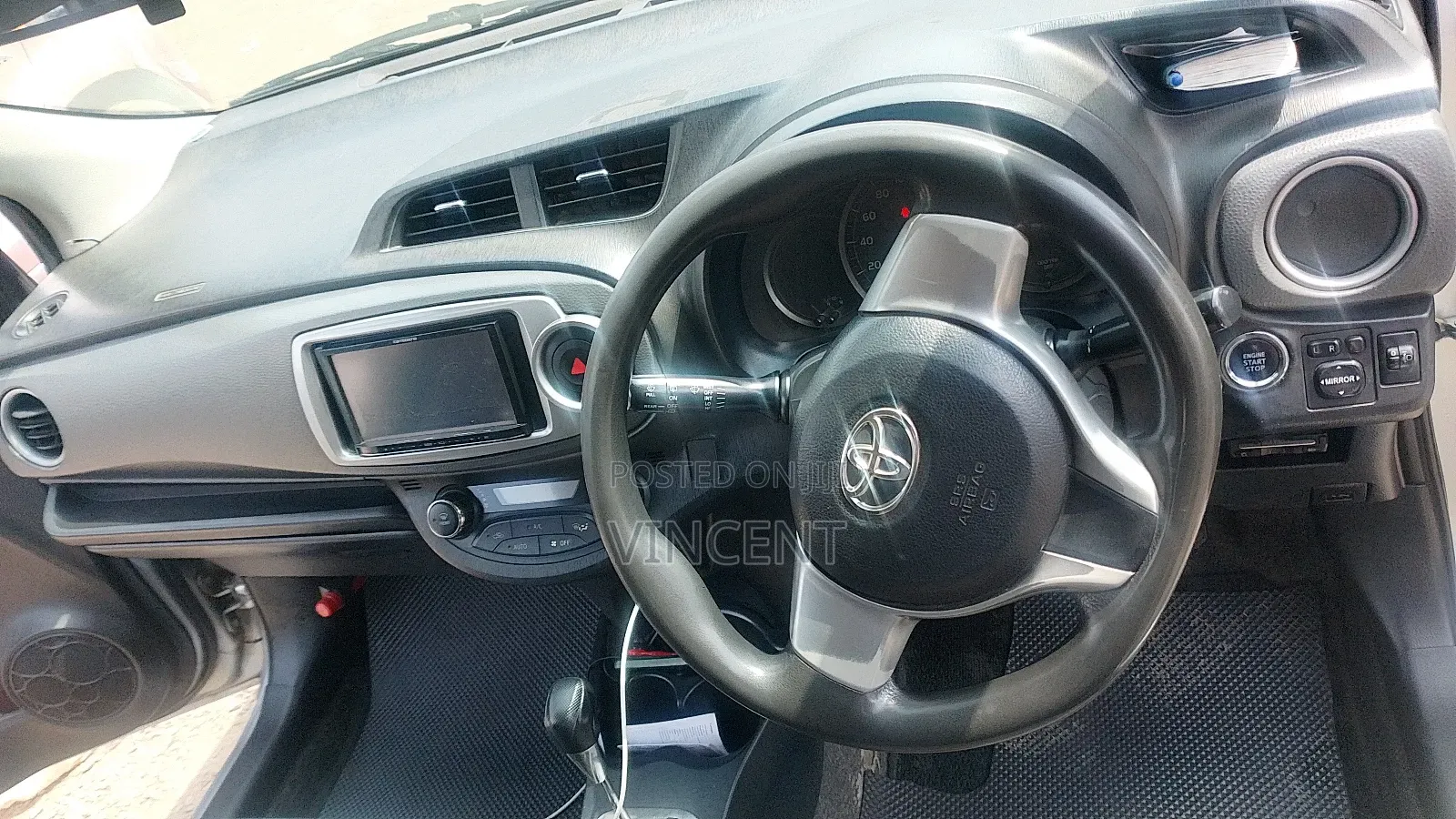 Toyota Vitz 1.3 AWD 3dr 2013 Silver