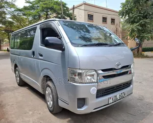 Toyota HiAce 2015 Silver