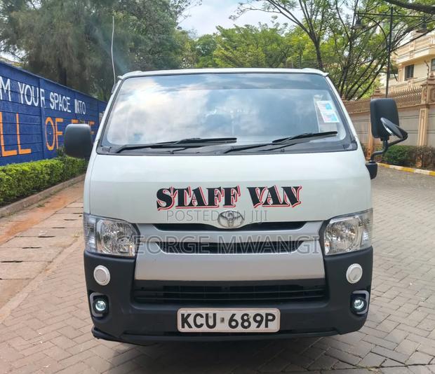 Toyota HiAce 2013 White