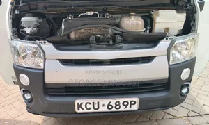 Toyota HiAce 2013 White