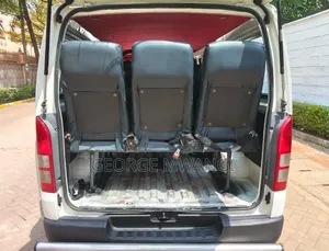 Toyota HiAce 2013 White