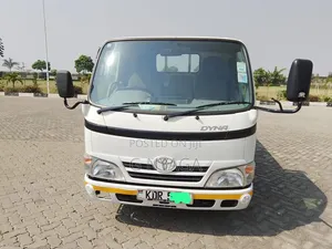 Toyota Dyna 2018 White