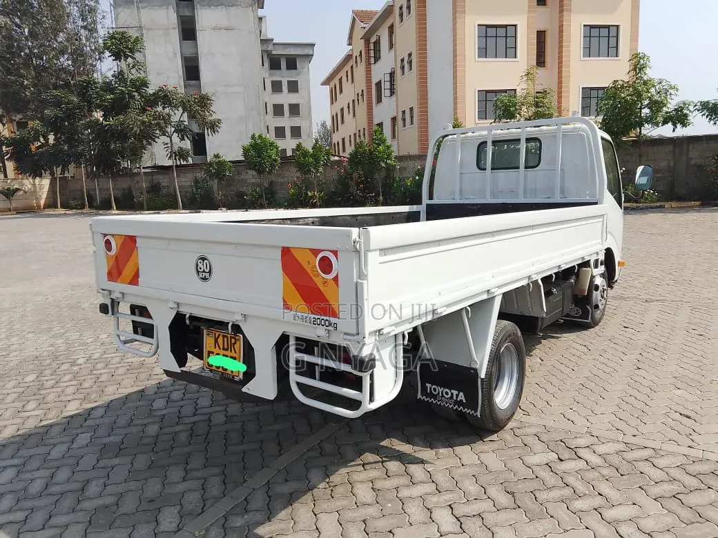 Toyota Dyna 2018 White