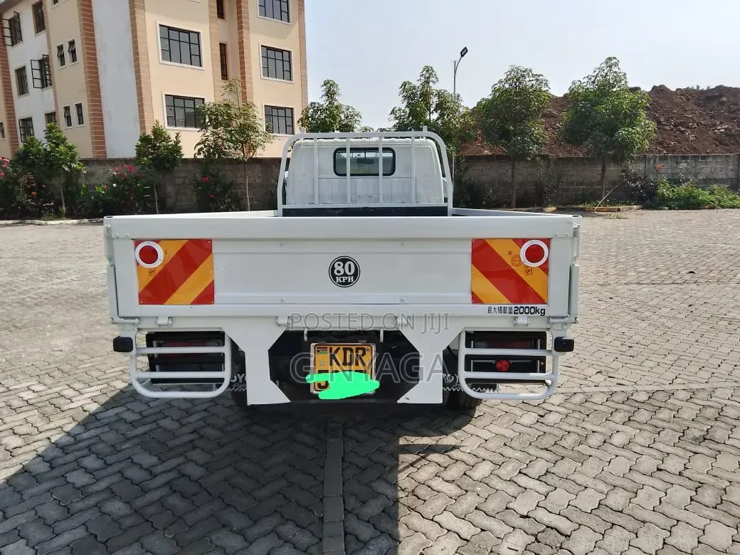 Toyota Dyna 2018 White