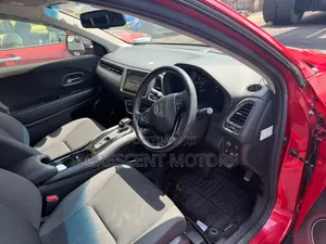 Honda Vezel 2020 Red