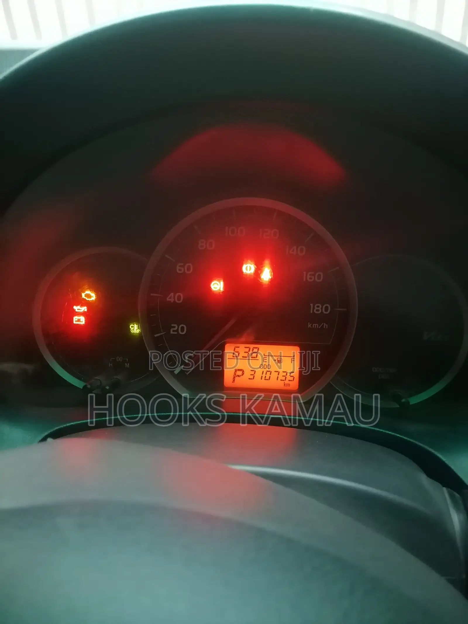 Toyota Vitz 2013 Silver