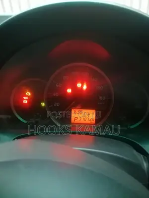 Toyota Vitz 2013 Silver