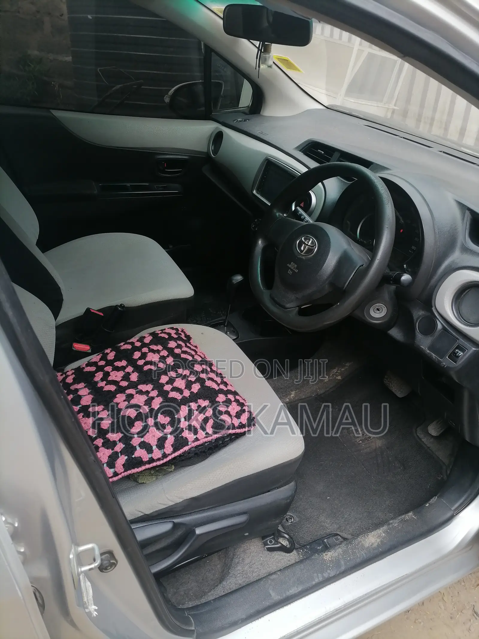 Toyota Vitz 2013 Silver