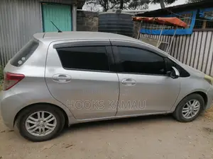 Toyota Vitz 2013 Silver