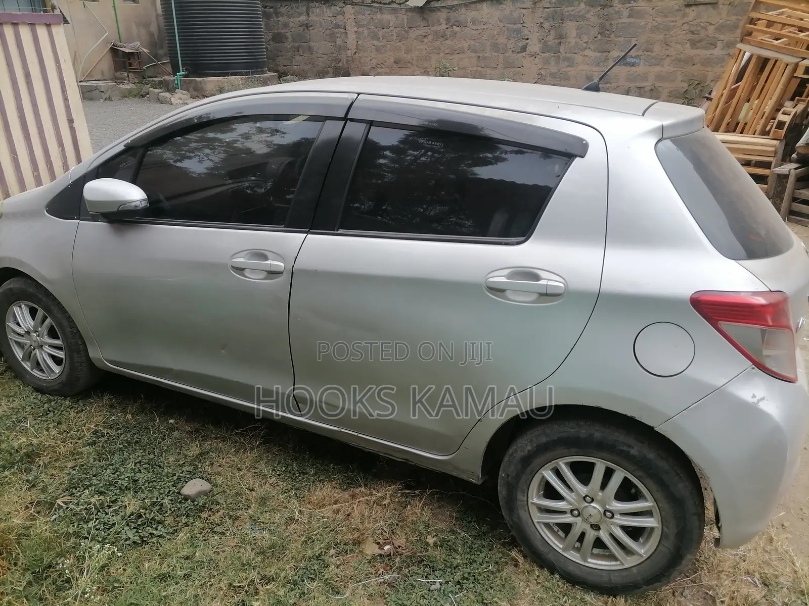Toyota Vitz 2013 Silver