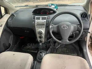 Toyota Vitz 2007 White
