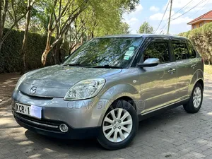 Mazda Verisa 2011 Silver