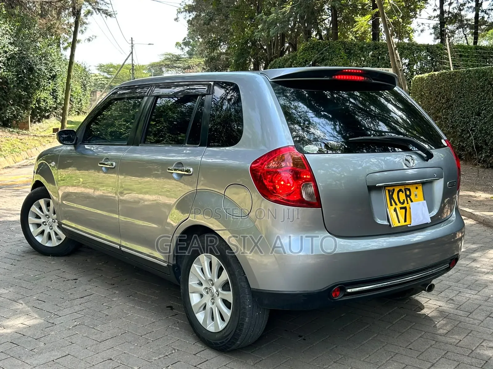 Mazda Verisa 2011 Silver