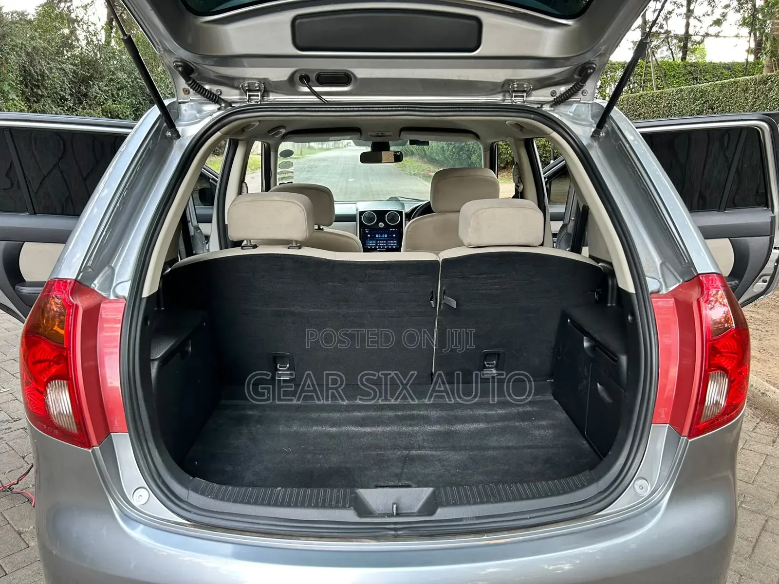 Mazda Verisa 2011 Silver