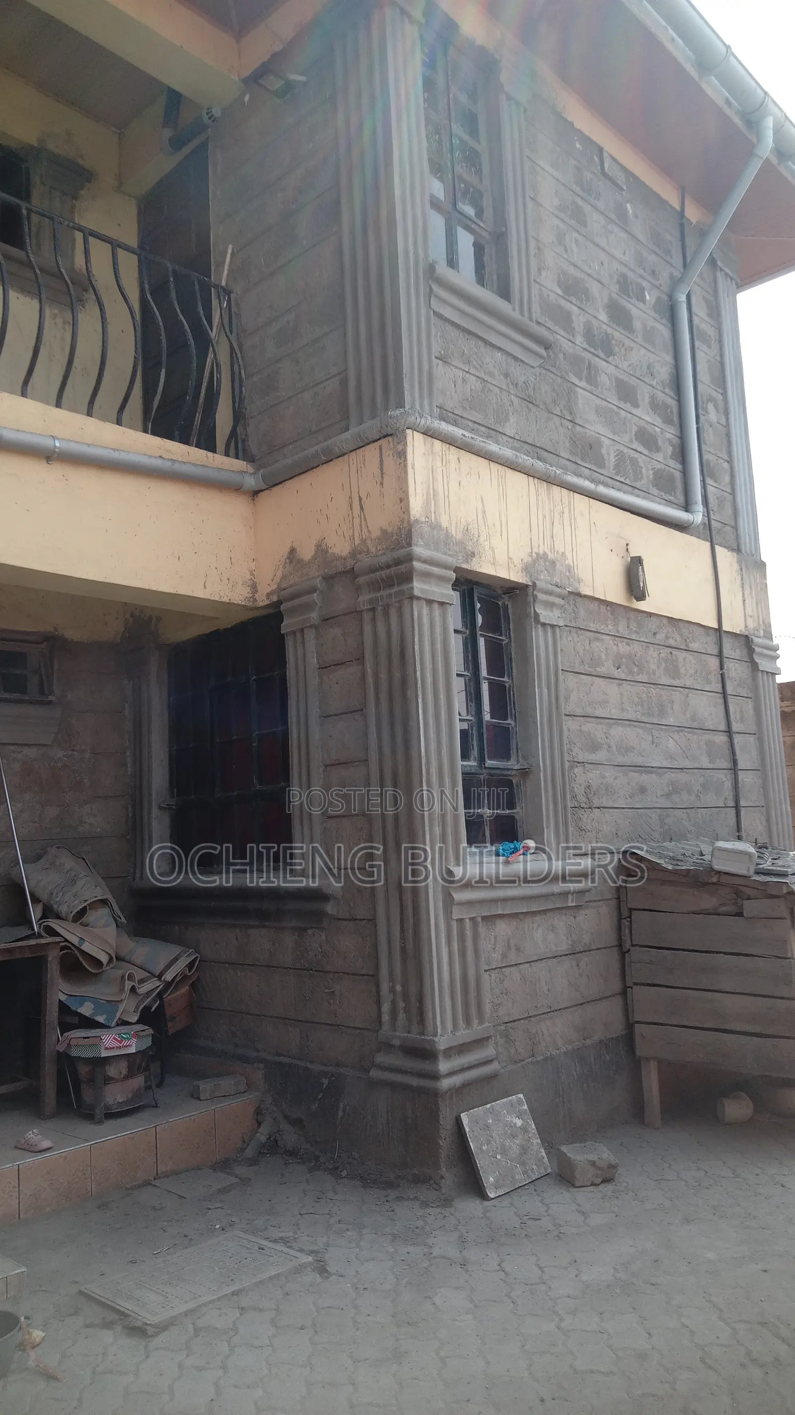 Moulding and Decoratives
