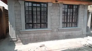Moulding and Decoratives