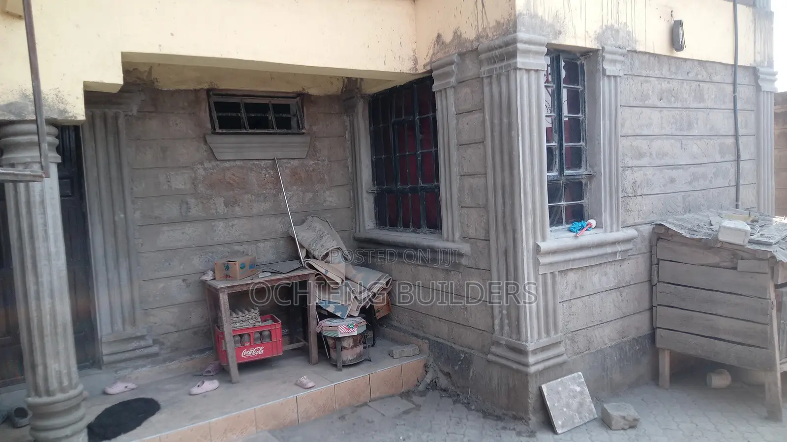 Moulding and Decoratives