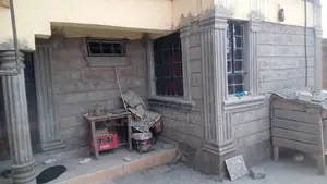 Moulding and Decoratives