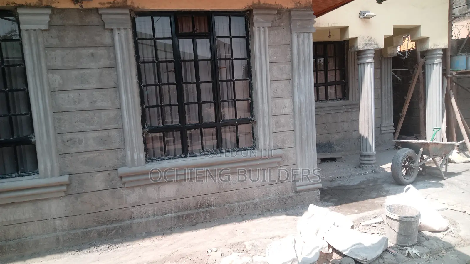 Moulding and Decoratives
