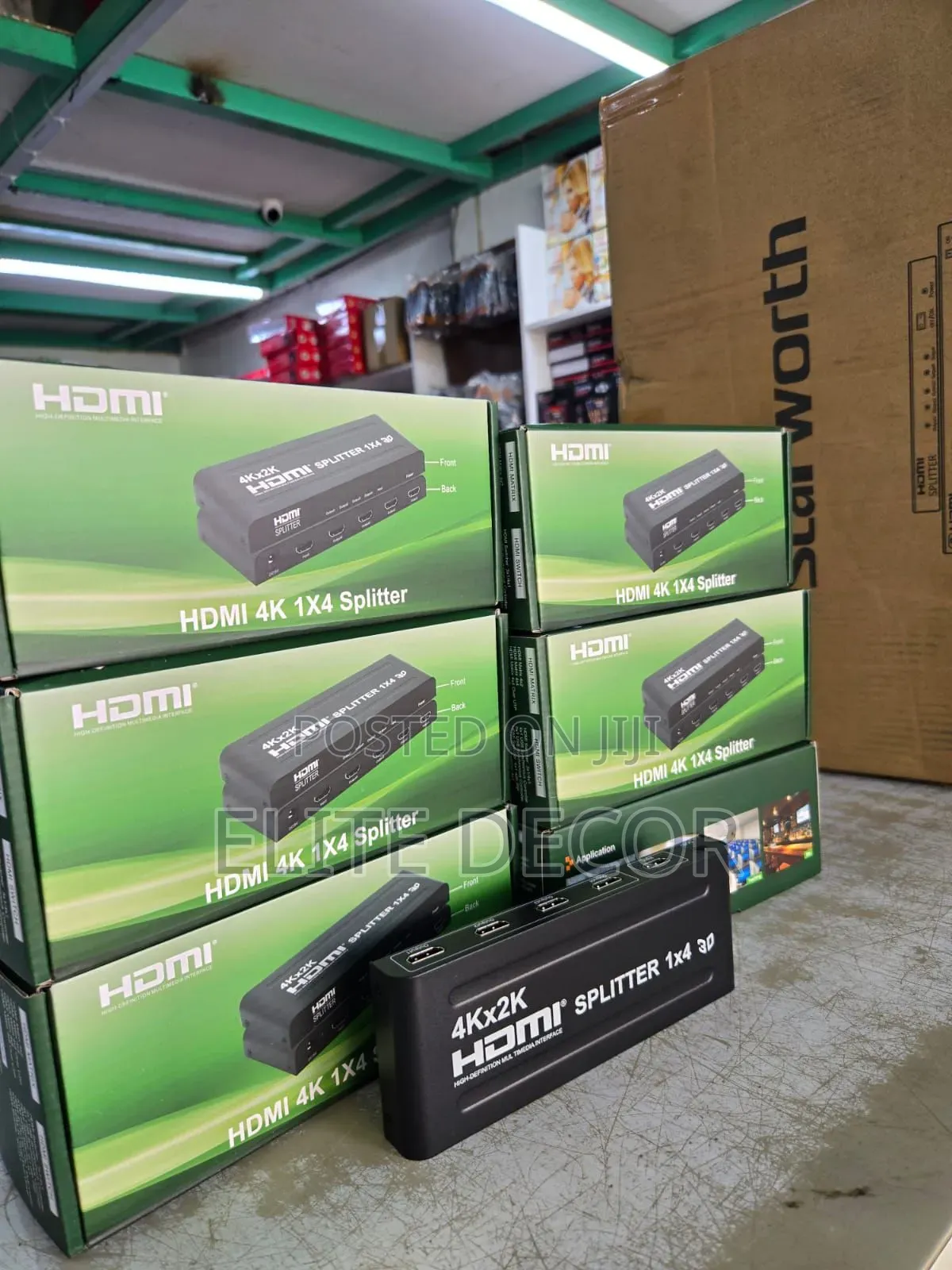 HDMI Splitter 4-Way / UHD 1x4 Powered HDMI Amplifier