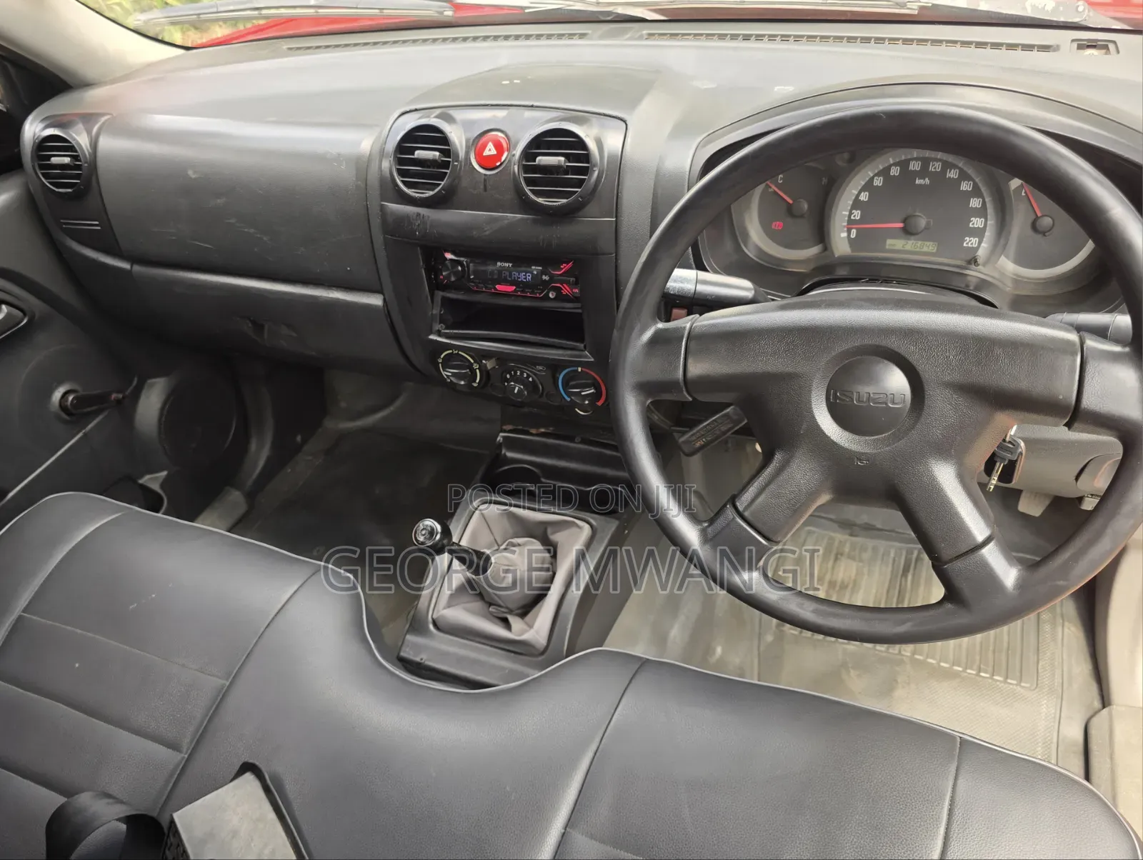 Isuzu D-MAX 2010 Red