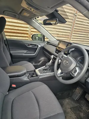 Toyota RAV4 Hybrid 2019 White