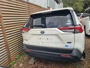 Toyota RAV4 Hybrid 2019 White