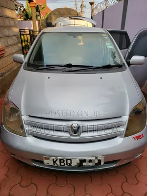 Toyota IST 2004 Silver