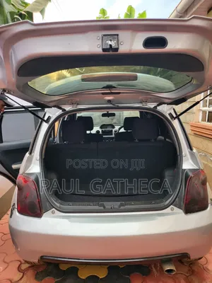 Toyota IST 2004 Silver