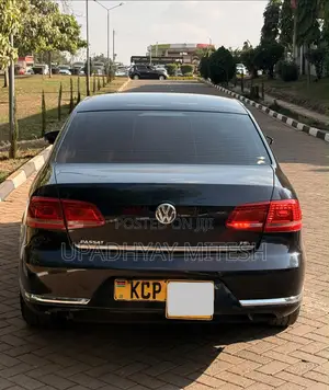 Volkswagen Passat 2011 Black