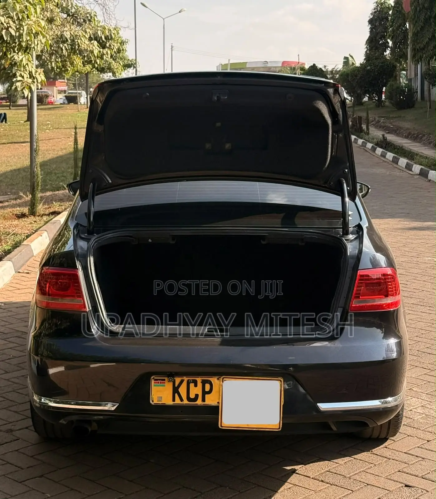 Volkswagen Passat 2011 Black