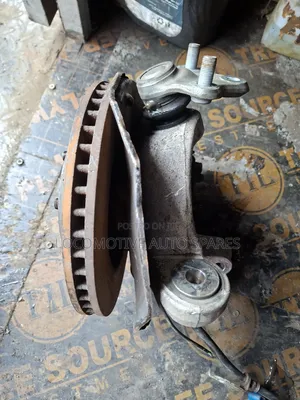 Complete Front Hub Toyota Prius