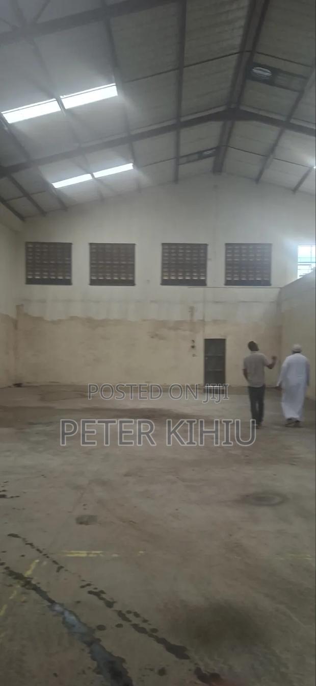 Godown to Let 6200sqft Off Road C - thumbnail 10