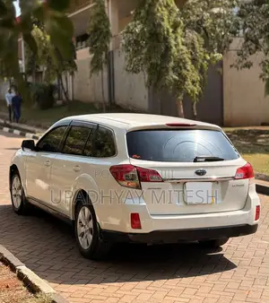 Subaru Outback 2010 White