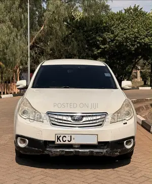 Subaru Outback 2010 White