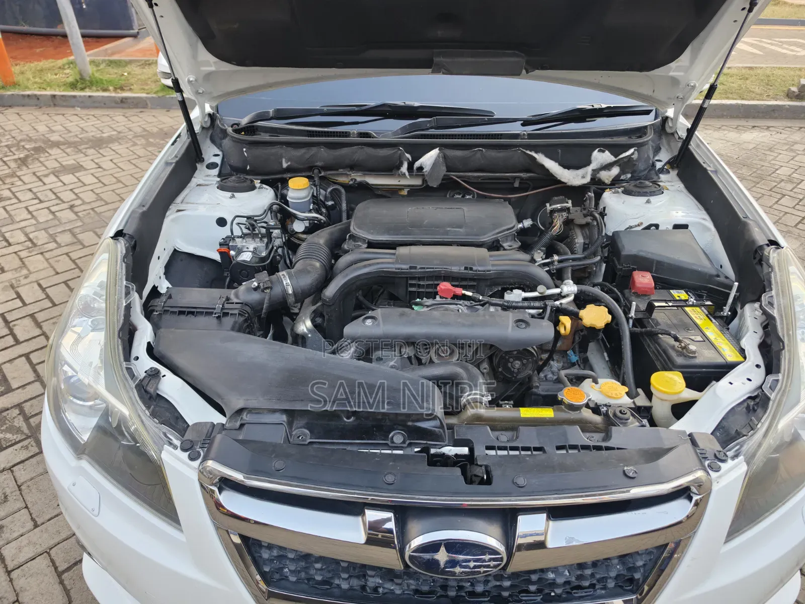 Subaru Legacy 2011 White