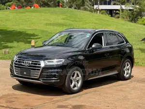 Audi Q5 2.0T Premium AWD quattro 2019 Black