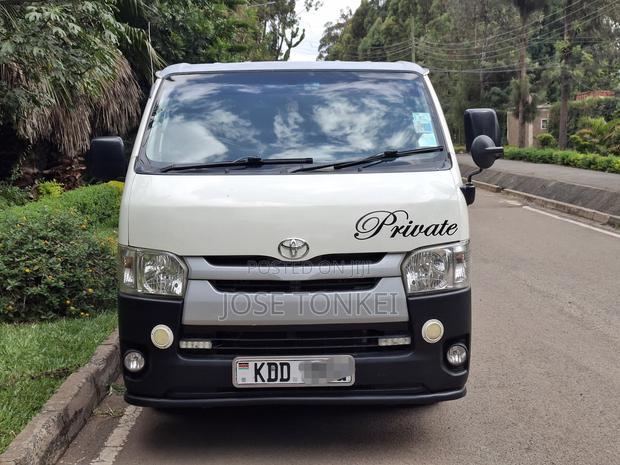 Toyota HiAce 2014 White