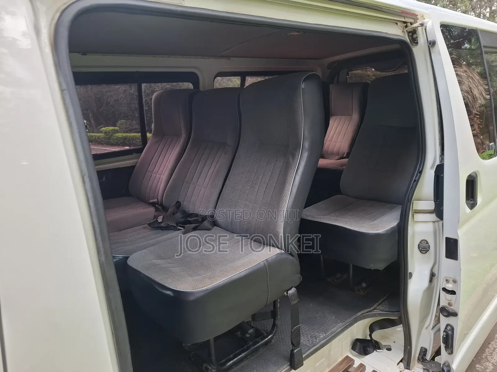 Toyota HiAce 2014 White